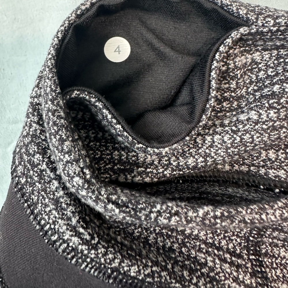 Lululemon Black & White Heathered Leggings 31" length size 4 - Picture 5 of 5